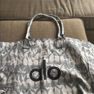 alo Yoga Bag
